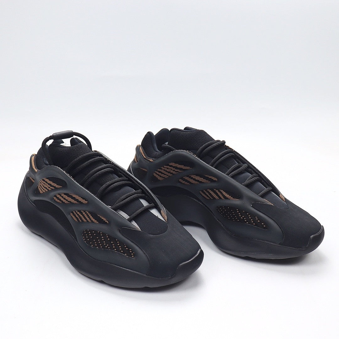 Yeezy Boost 700V3“Clay Brown” GY0189