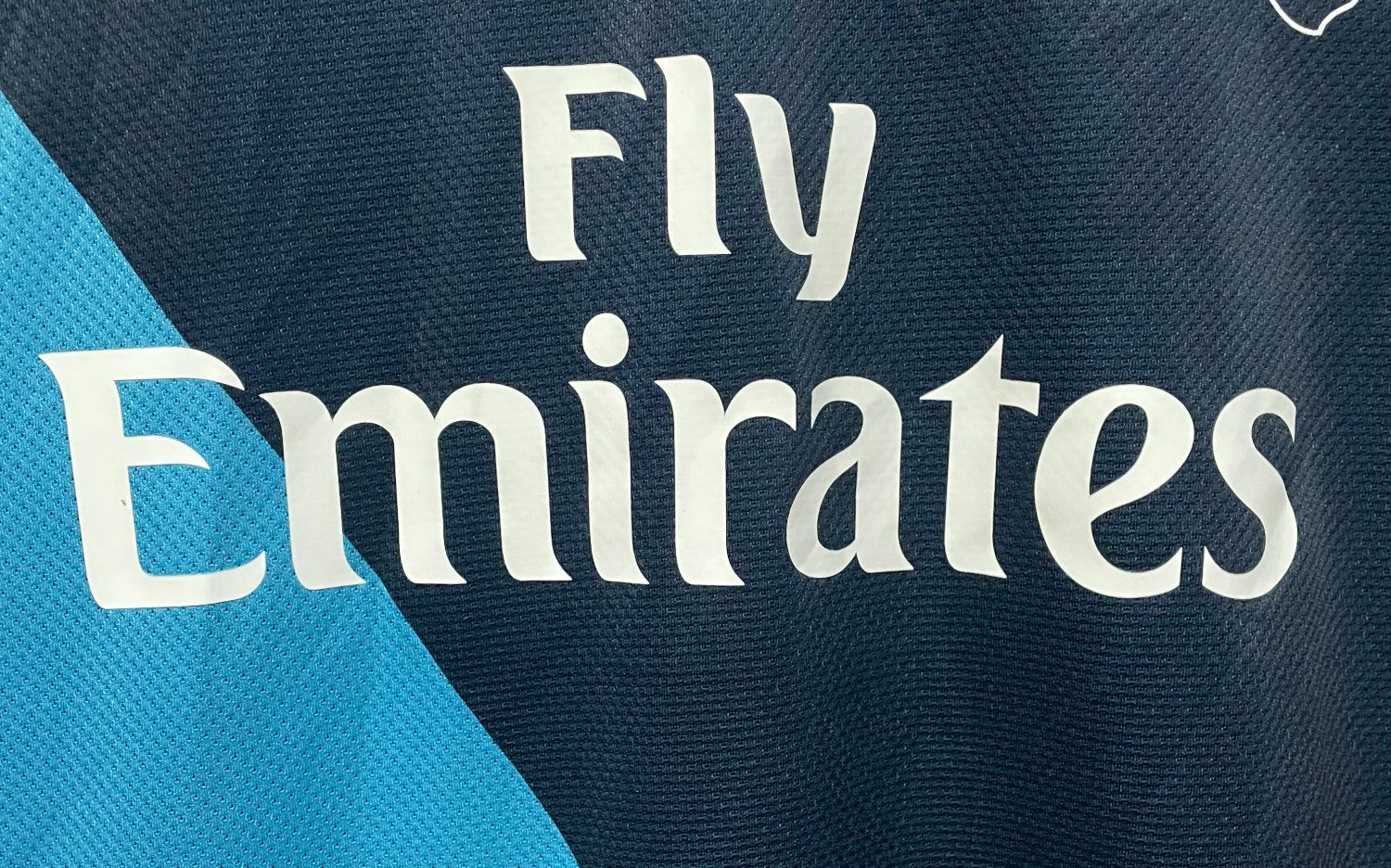 Arsenal Away Retro Jersey 2011/12