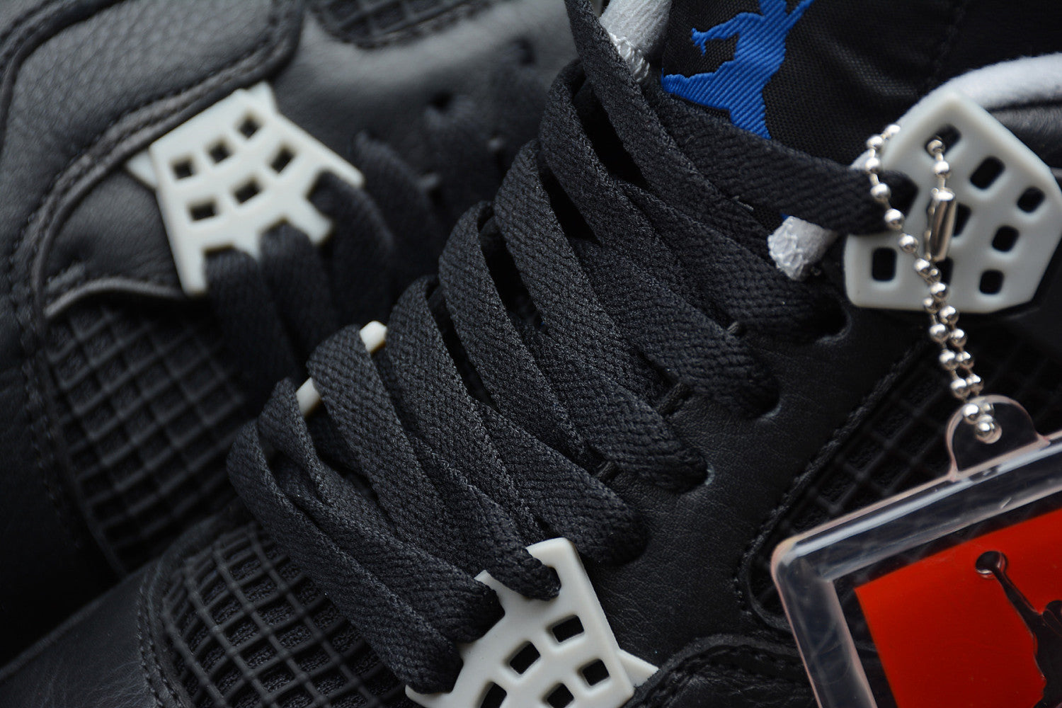 Air Jordan 4 Retro “Motorsport Away” 308497-006