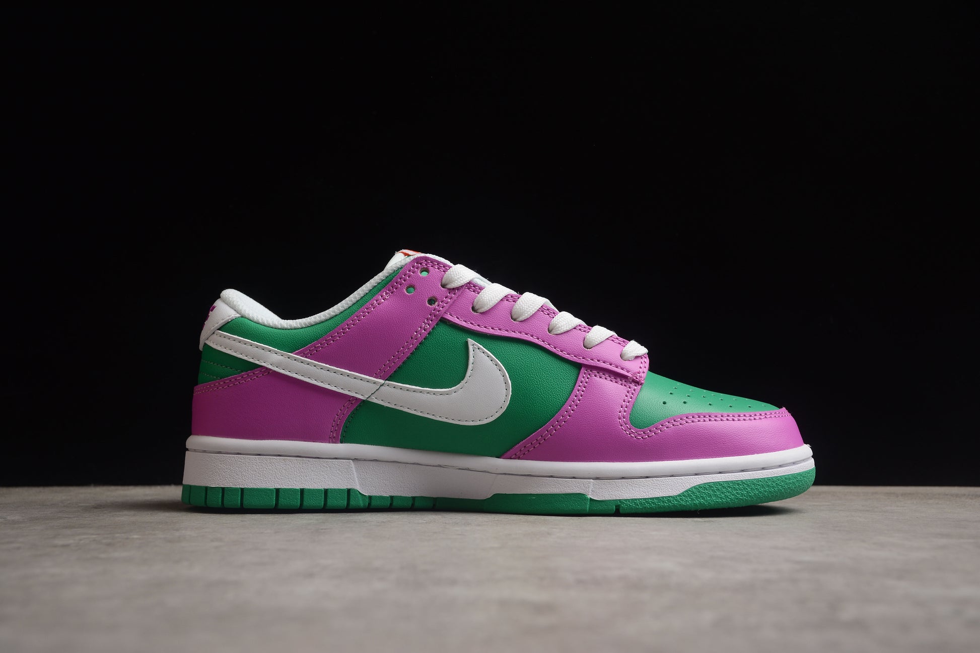 SB Dunk Low FD9924 311
