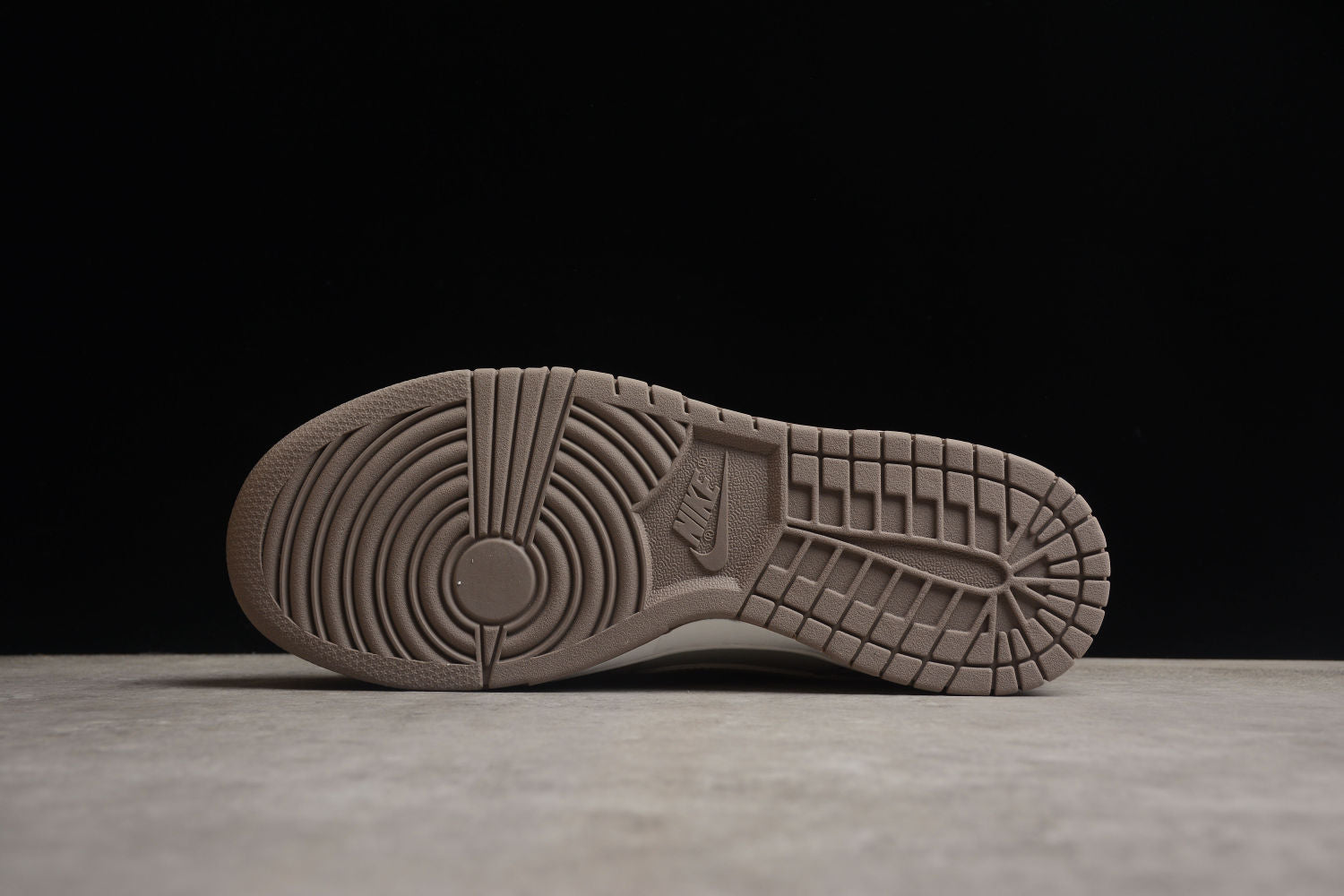 SB Dunk Low “Grey” FD0792 001