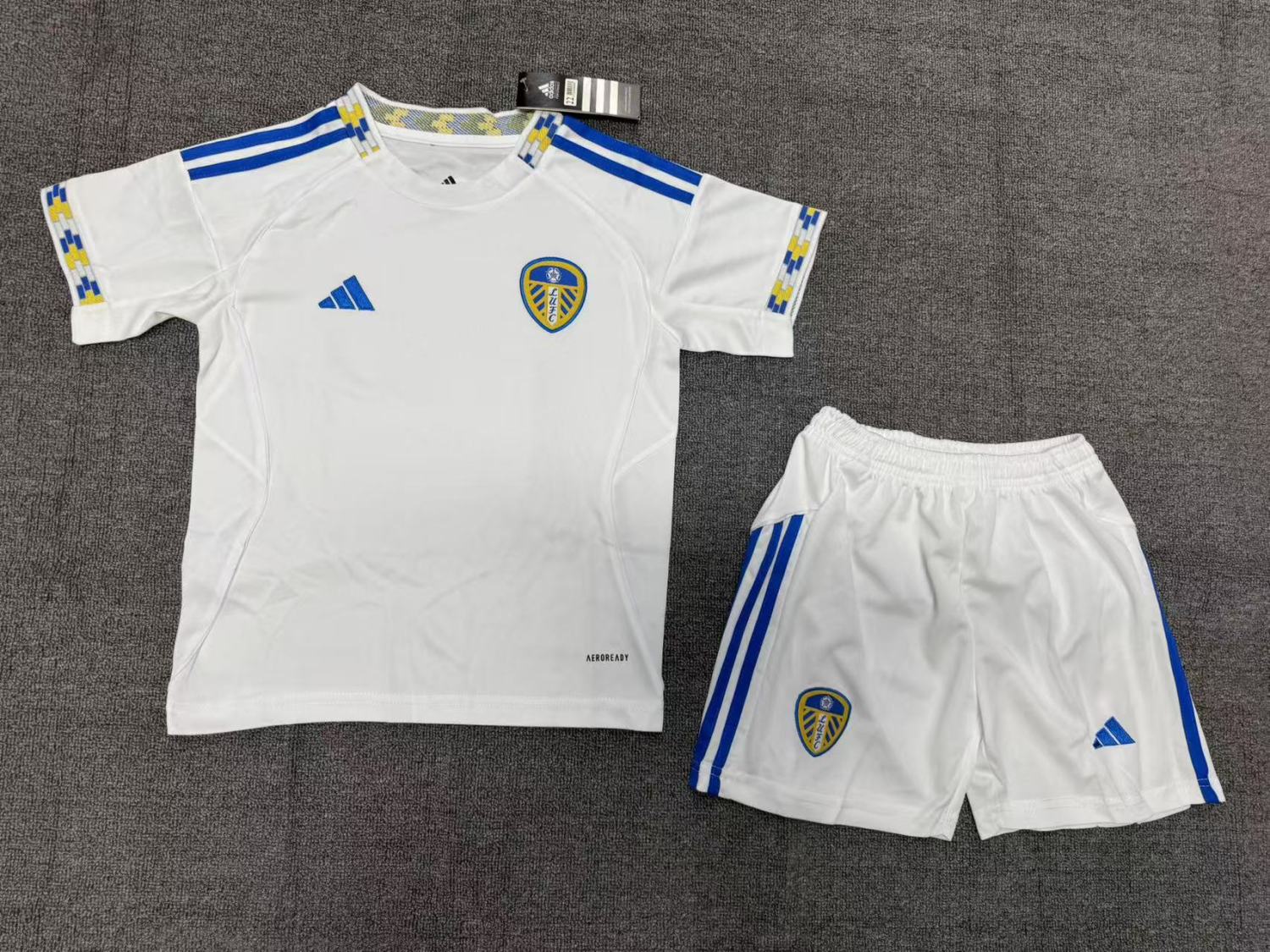 Leeds United Home Kids Suit & Socks 25/26