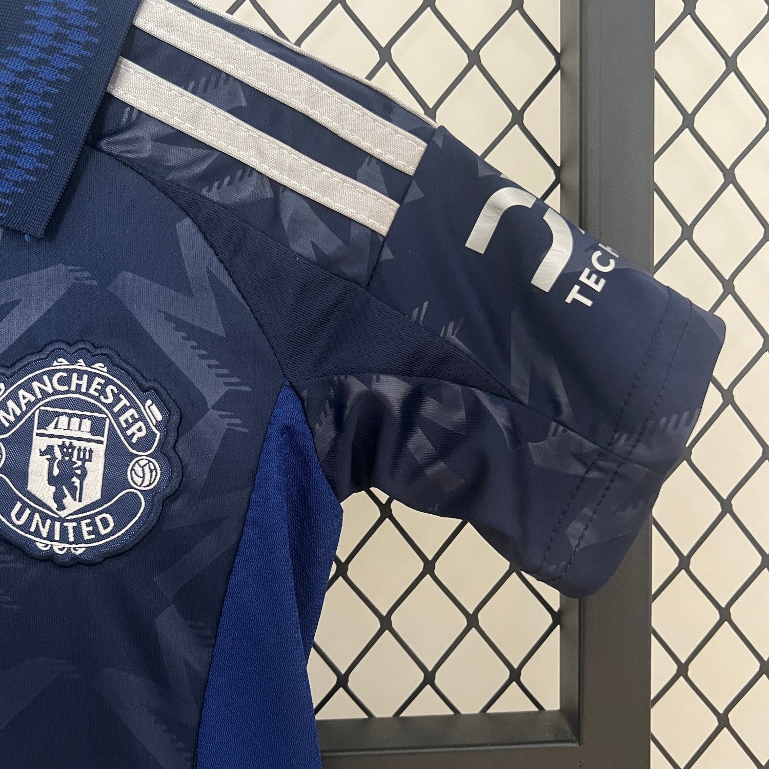 Manchester United Away Kids Suit 24/25
