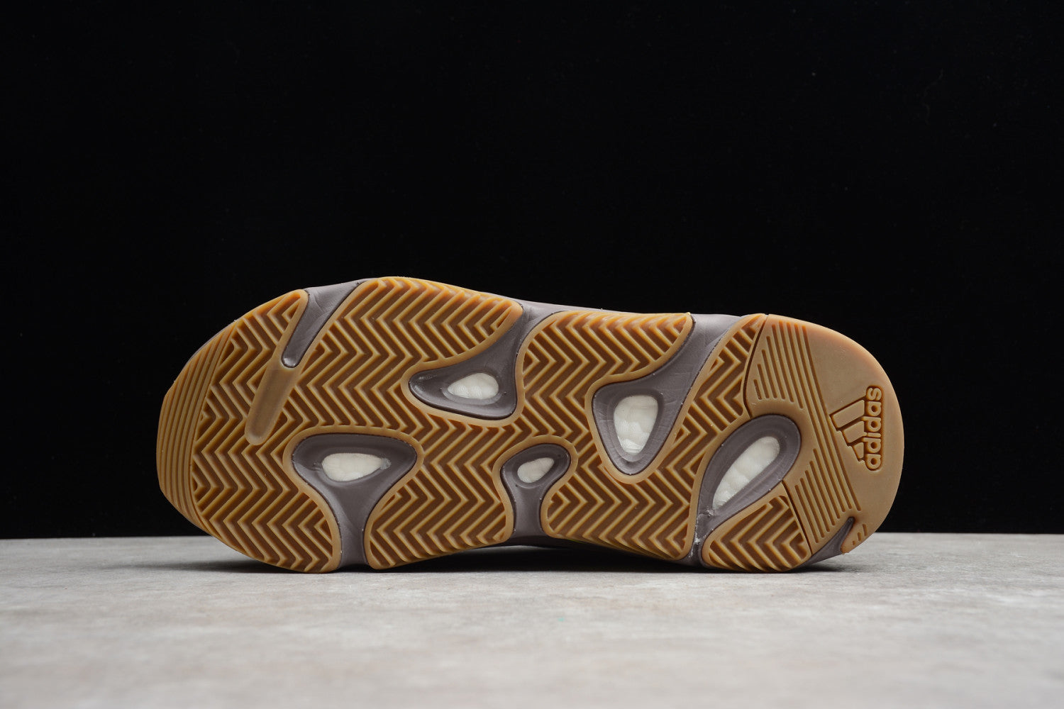 Kanye West x Adidas Yeezy Runner Boost 700 “Mauve” EE9614