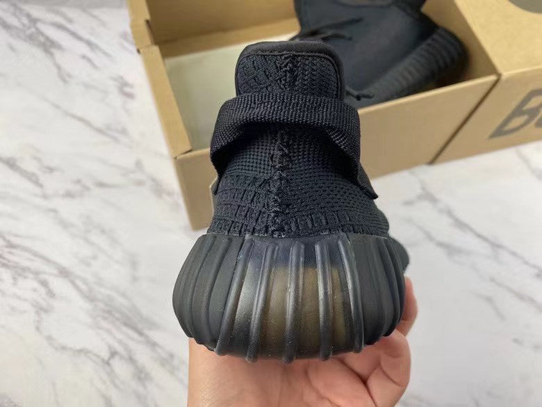 Yeezy Boost 350 V2 Onyx HQ4540