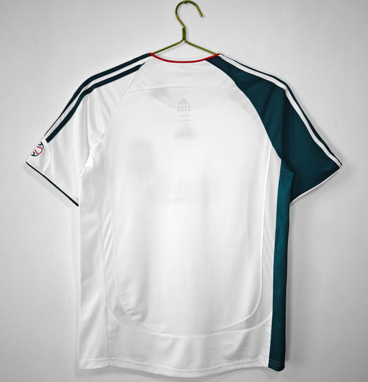 Liverpool Away Retro Jersey 2006/08