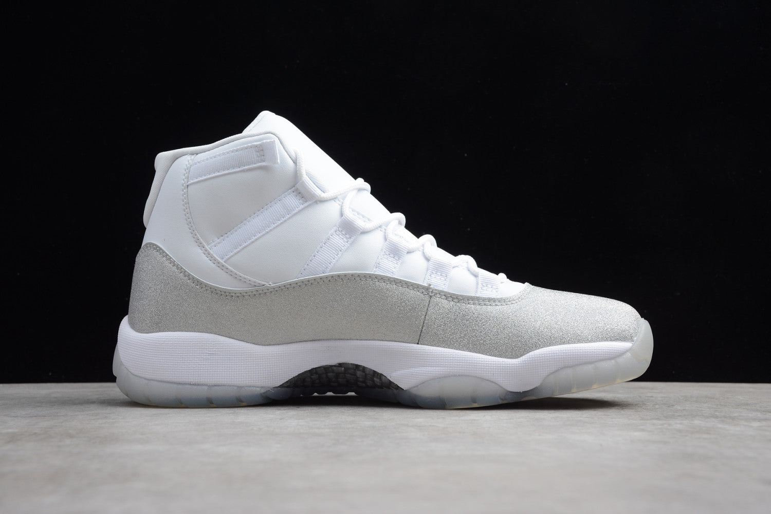 Air Jordan 11 WMNS “Metallic Silver” AR0715-100