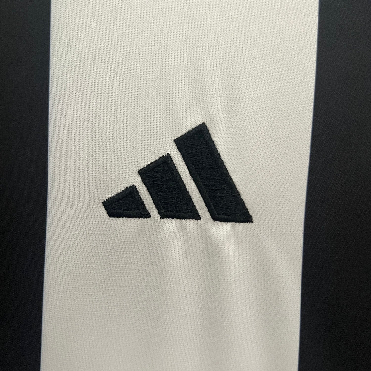 Newcastle United Men's Carabao Cup 2025 Winners Shirt