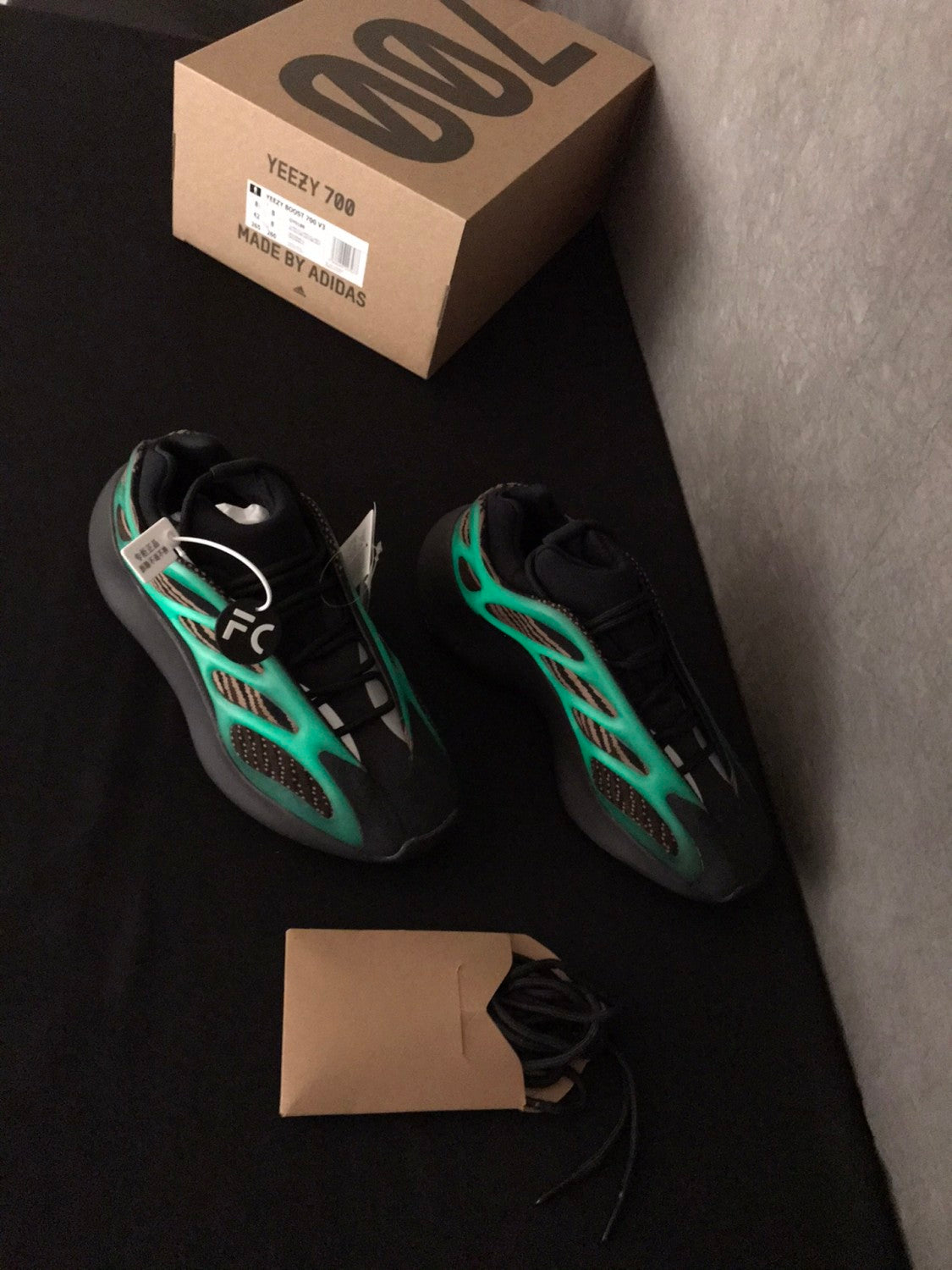 Yeezy Boost 700V3“Clay Brown” GY0189