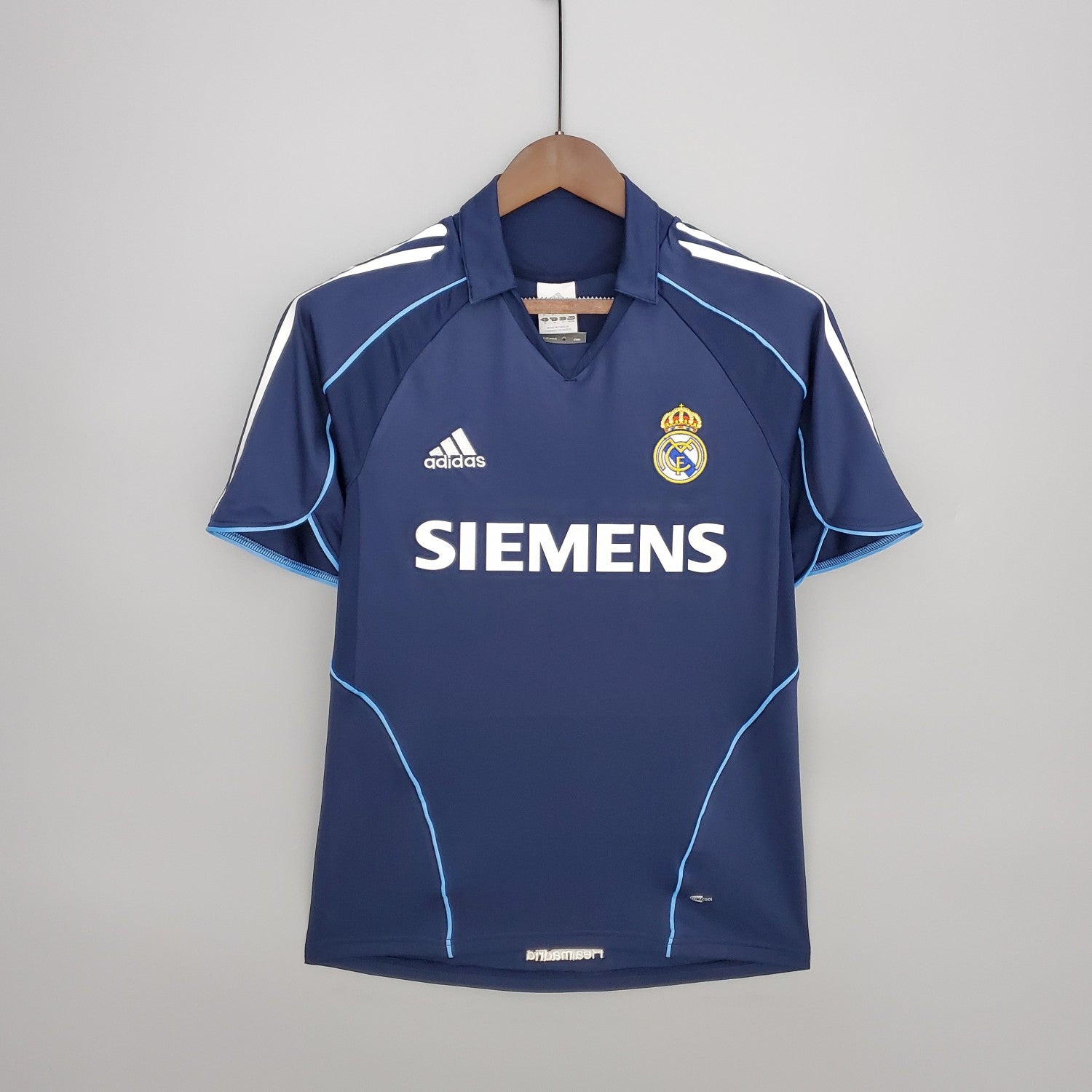 Real Madrid Away Retro Jersey 2005/06