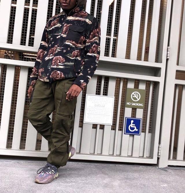 Kanye West x Adidas Yeezy Runner Boost 700 “Mauve” EE9614