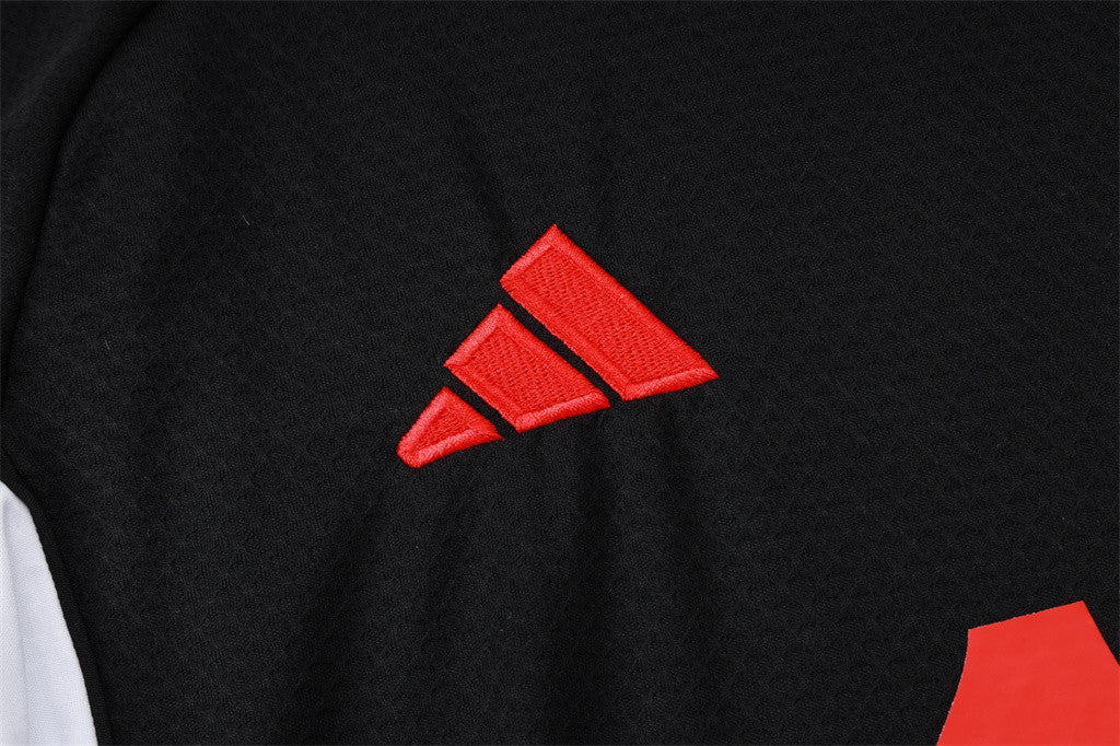 Liverpool Training Short sleeve Suit 25/26