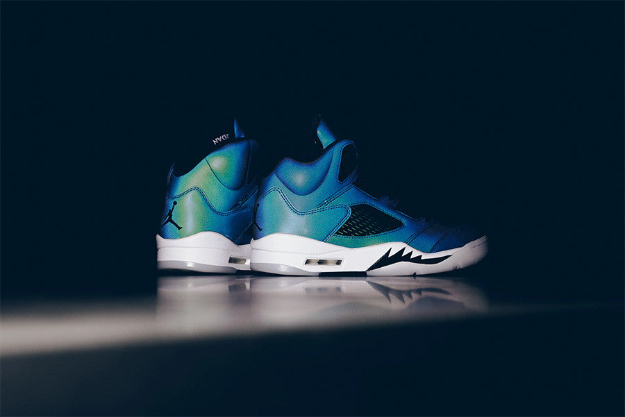 Air Jordan 5 WMNS “Oil Grey” CD2722-001