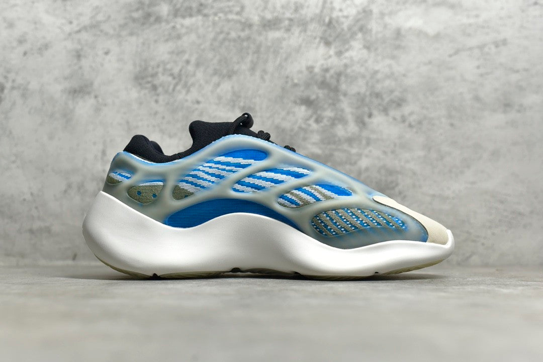 Yeezy Boost 700V3 Arzare G54850