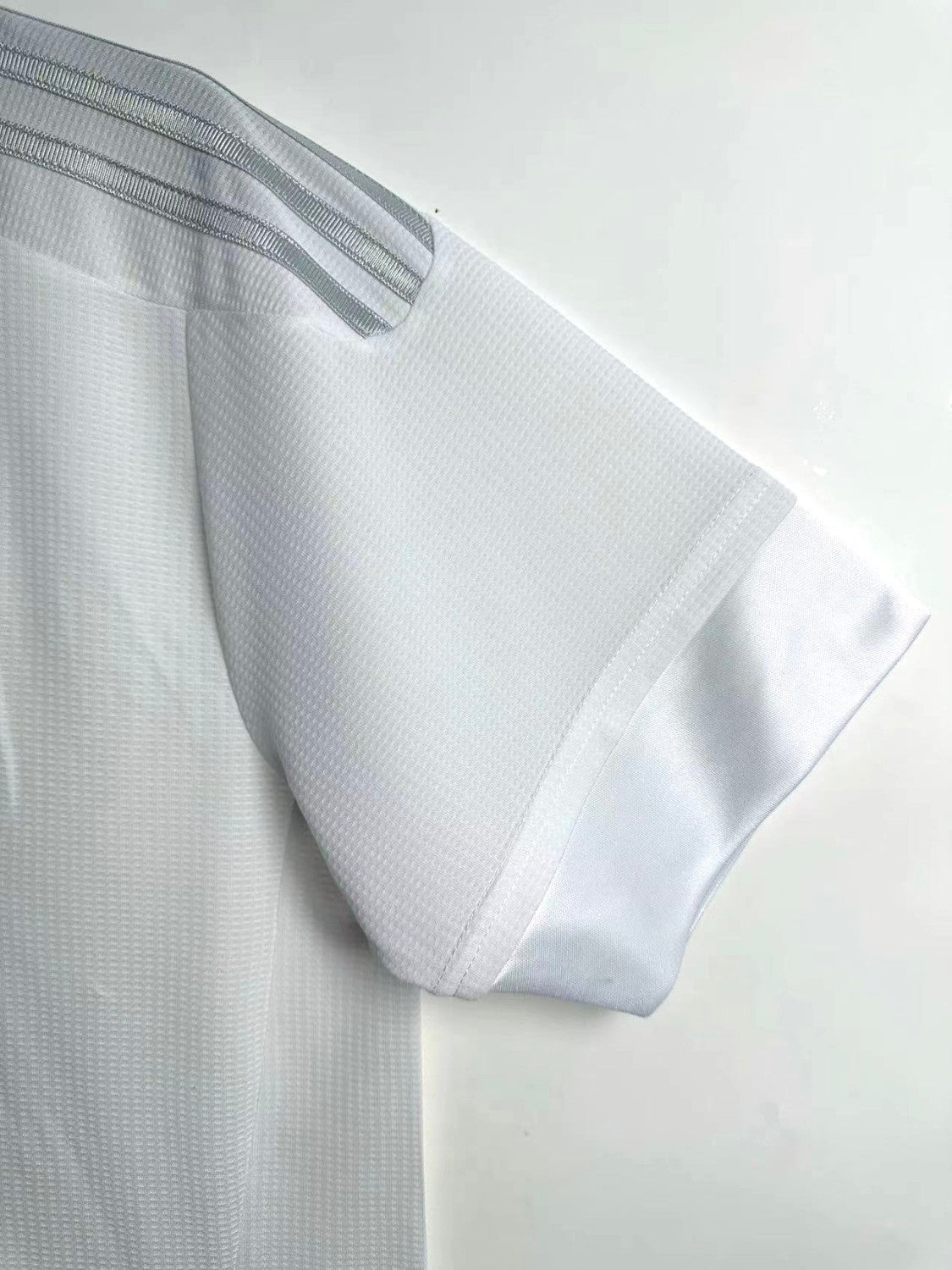 Real Madrid Home Retro Jersey 2015/16