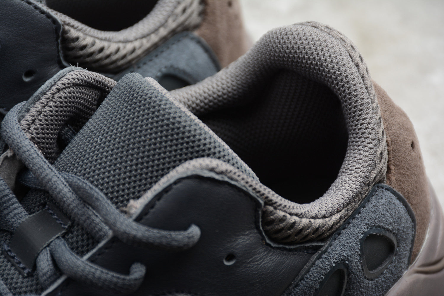 Kanye West x Adidas Yeezy Runner Boost 700 “Mauve” EE9614