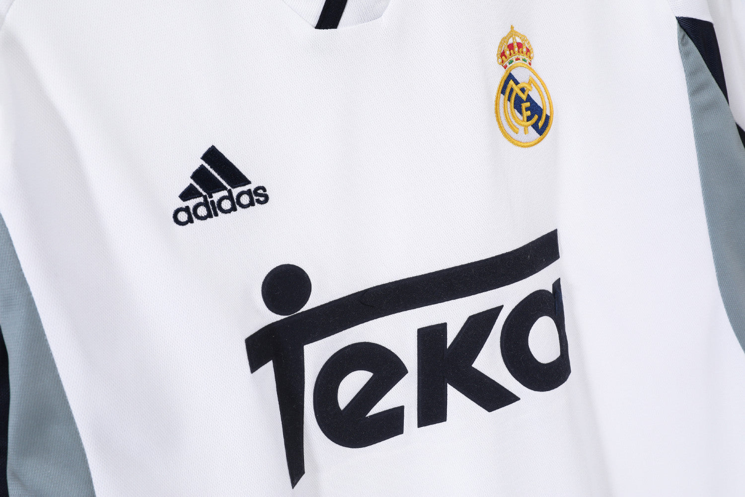 Real Madrid Home Retro Jersey 2000/01
