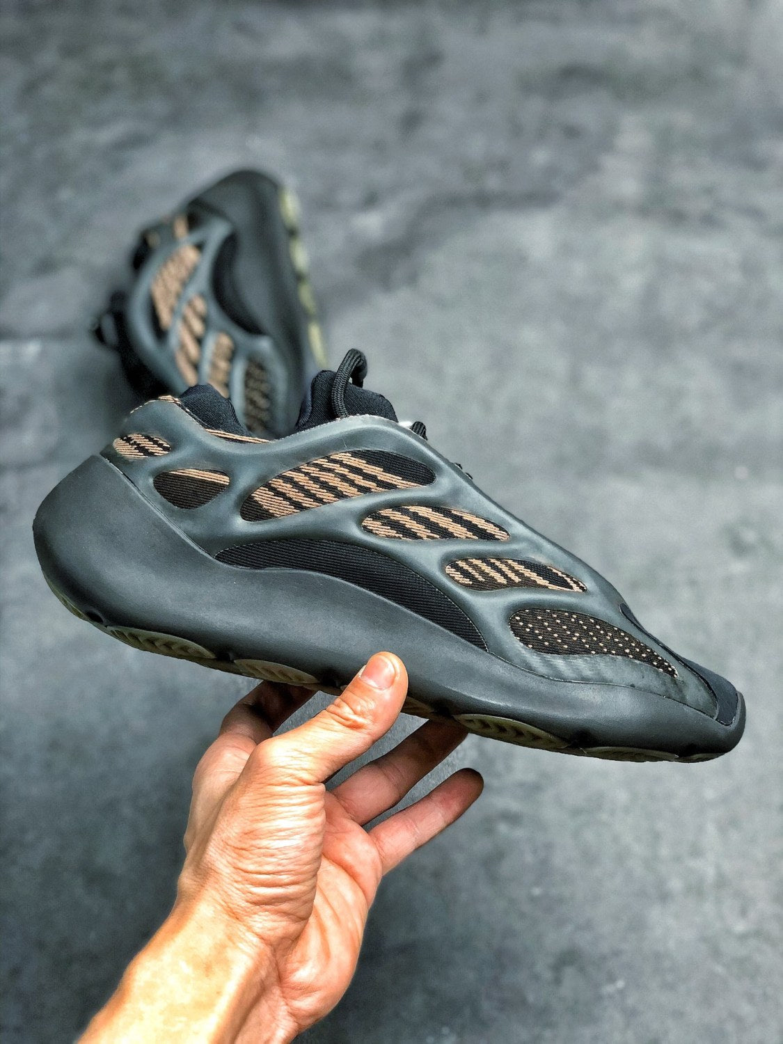 Yeezy Boost 700V3“Clay Brown” GY0189
