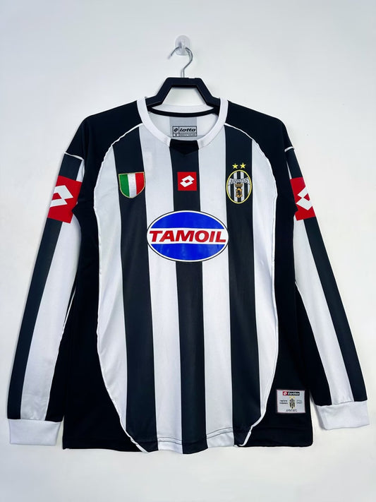 Juventus Home Long Sleeve Retro Jersey 2002/03