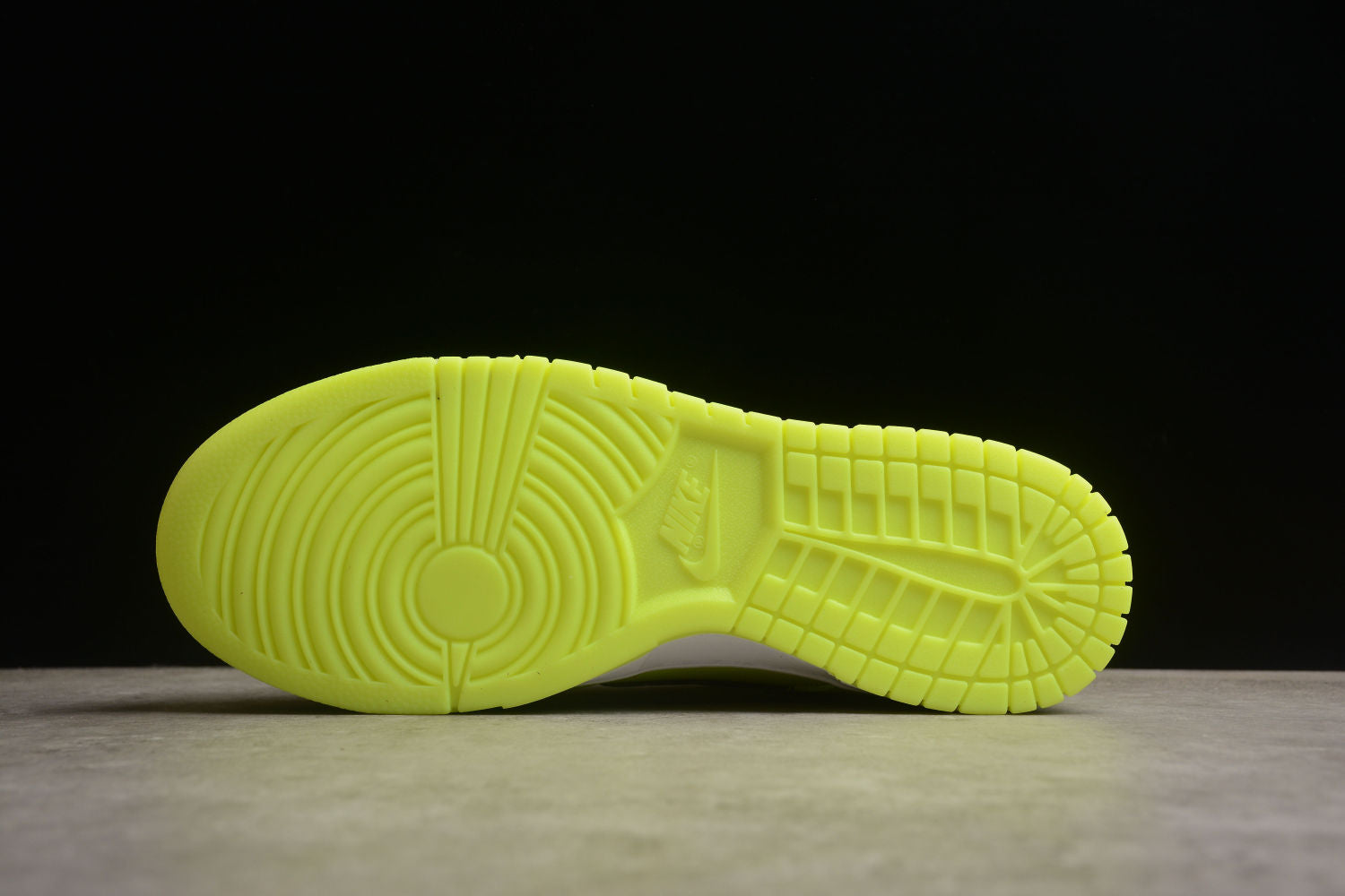 SB Dunk Low Glow In The Dark Fluorescent Green FJ4610-702