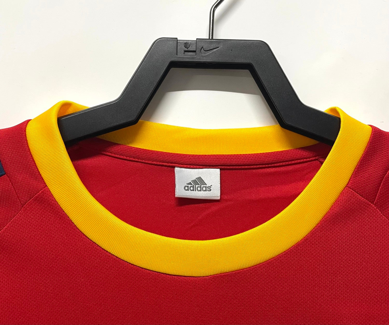 Spain Home Retro Jersey 2002/04