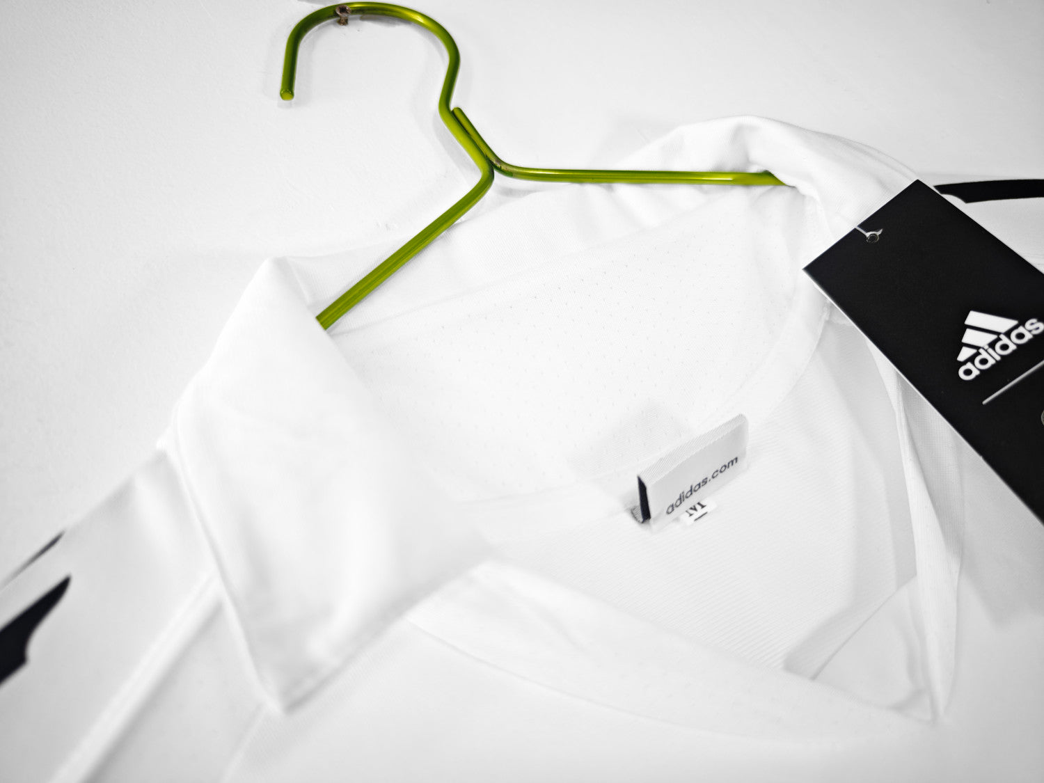 Real Madrid Home Retro Jersey 2005/06