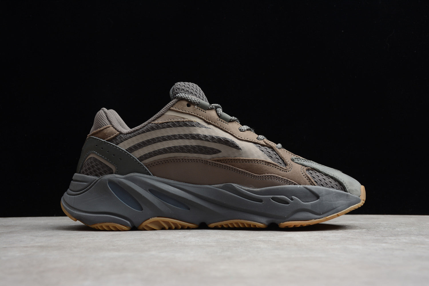Yeezy Boost 700 V2“Geode” Brown EG6860