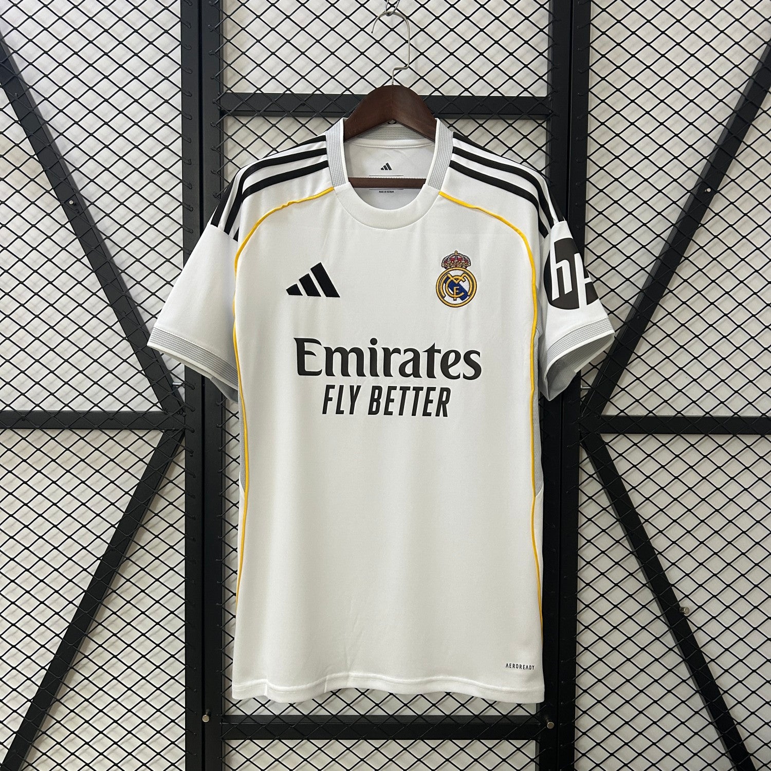 Real Madrid Home Man Jersey 25/26