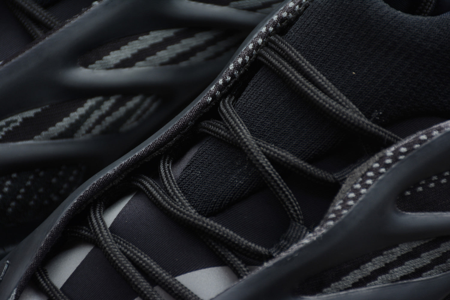 Yeezy Boost 700V3 Black H67799