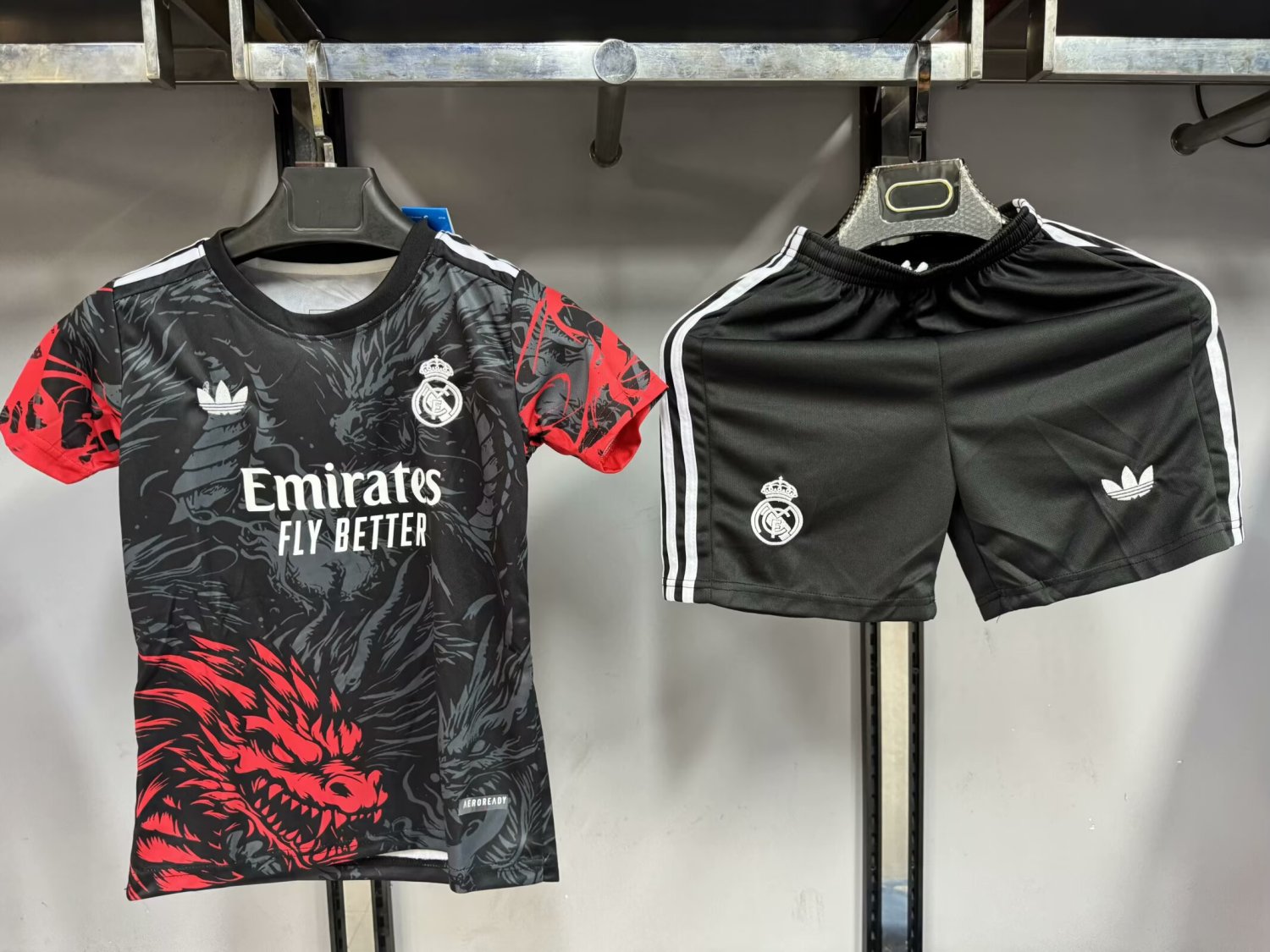 Real Madrid Red Dragon Kids Suit 25/26
