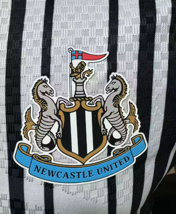 Newcastle United Man Home Player Jersey 26/27