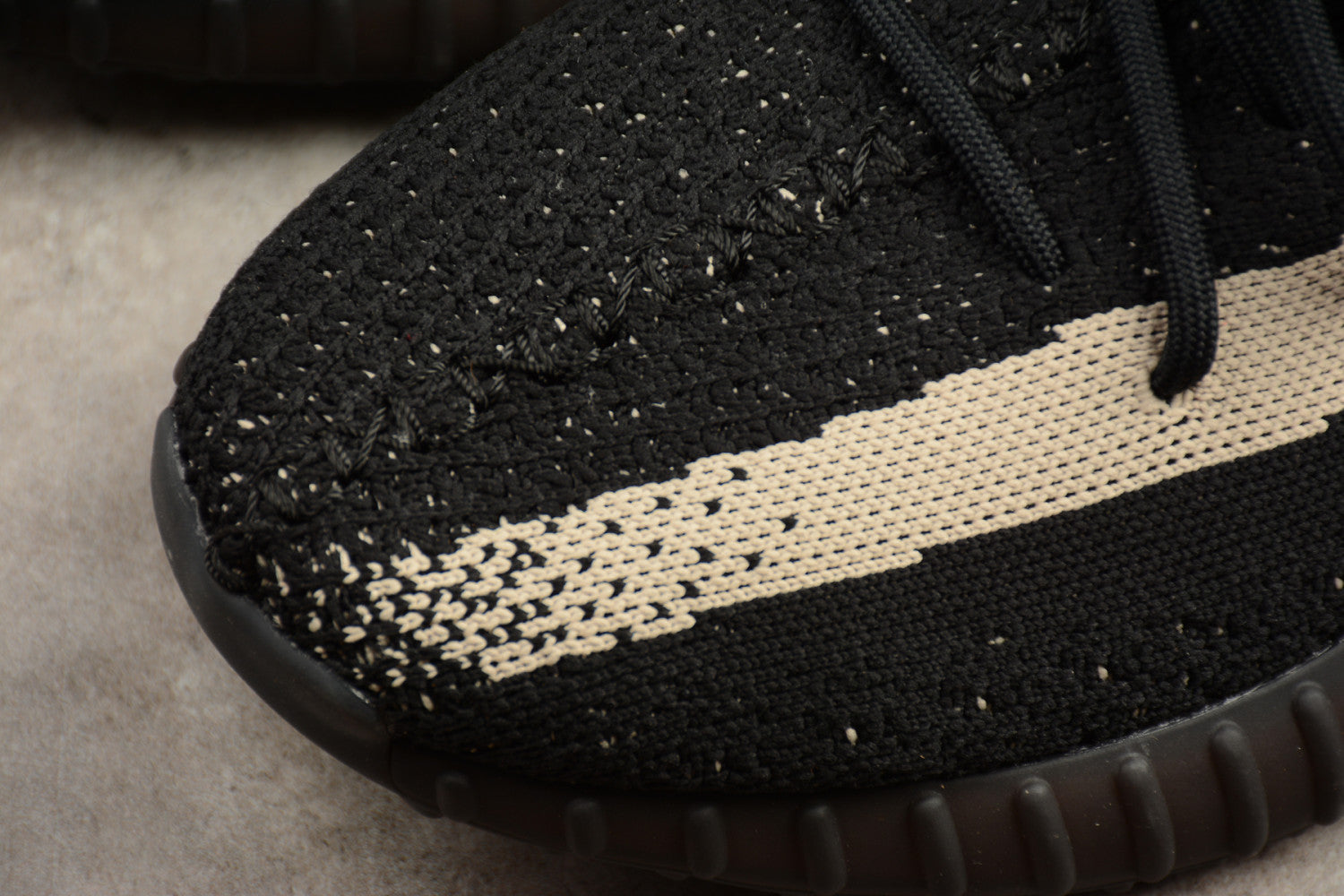 Yeezy Boost 350 V2 “Core Black-Copper” BY1605