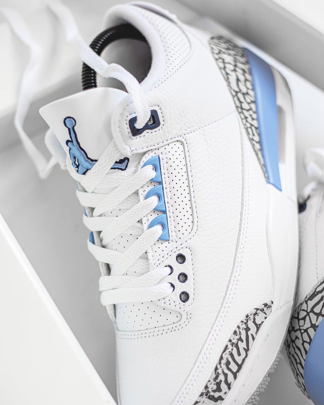 Air Jordan 3 “UNC” CT8532-104