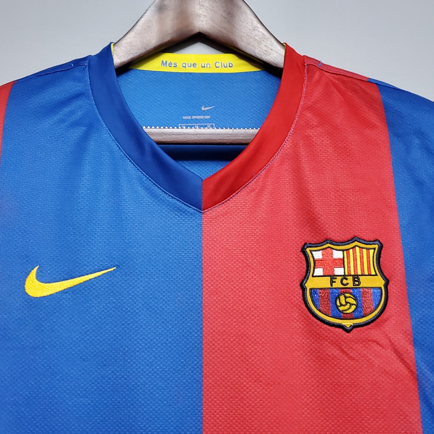 Barcelona Home Retro Jersey 2006/07