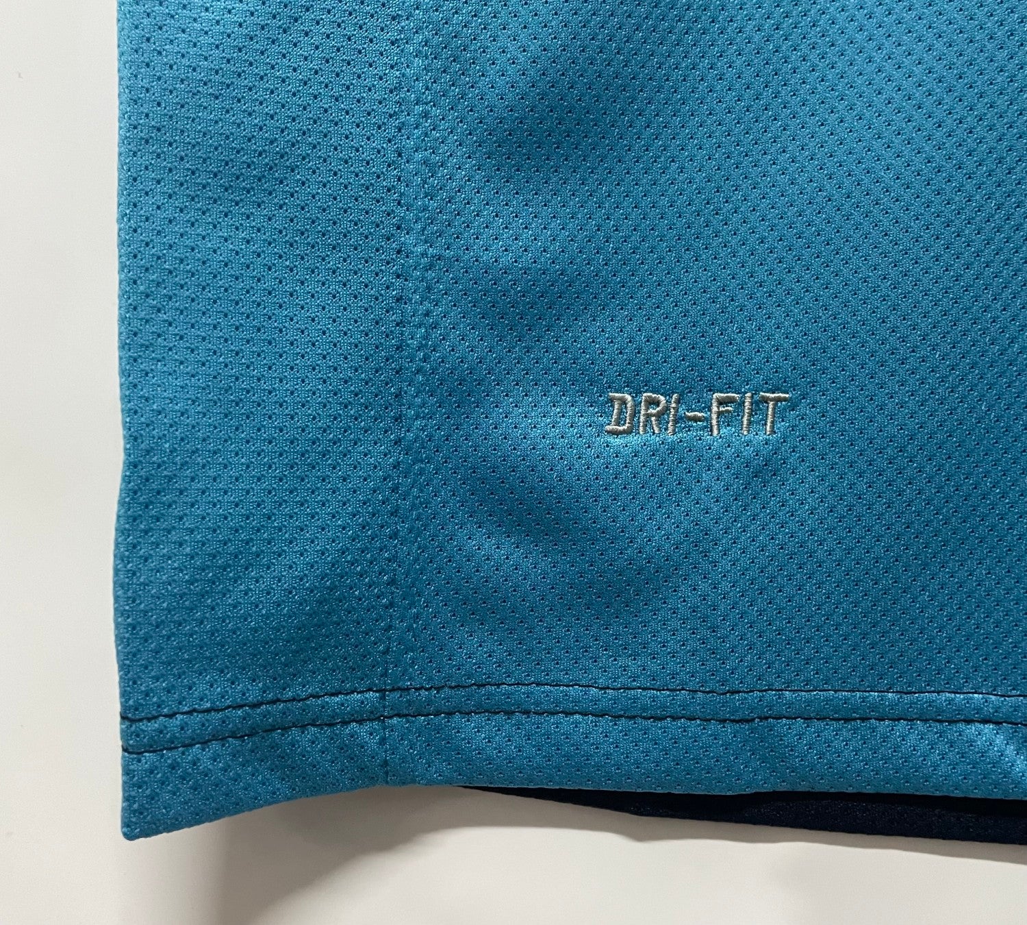 Arsenal Away Retro Jersey 2011/12