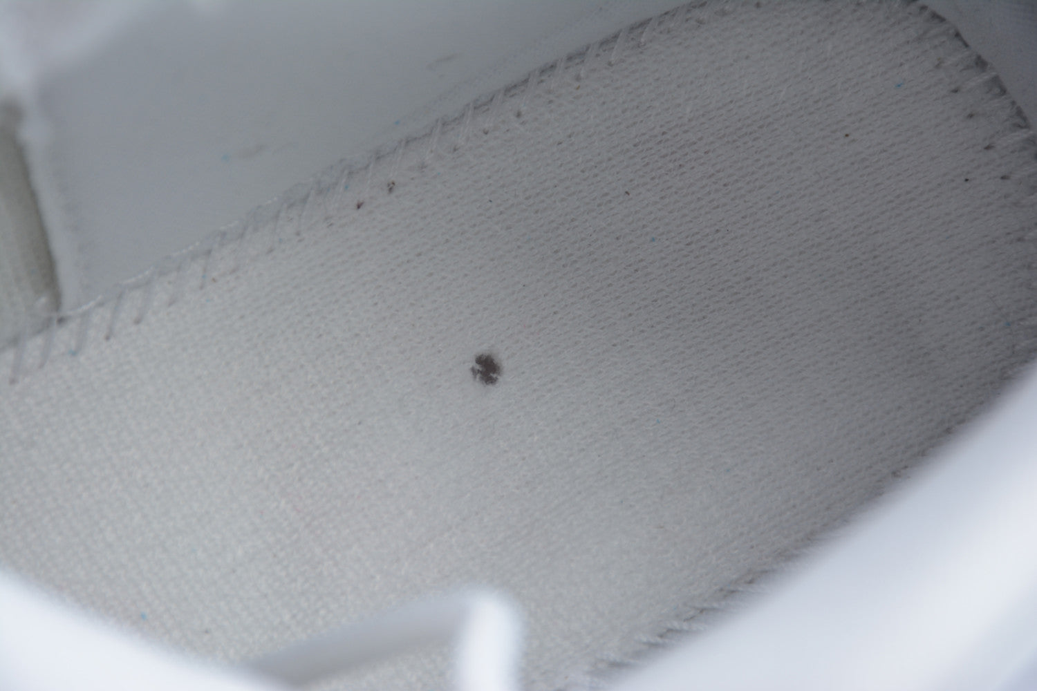 Air Jordan 11 WMNS “Metallic Silver” AR0715-100