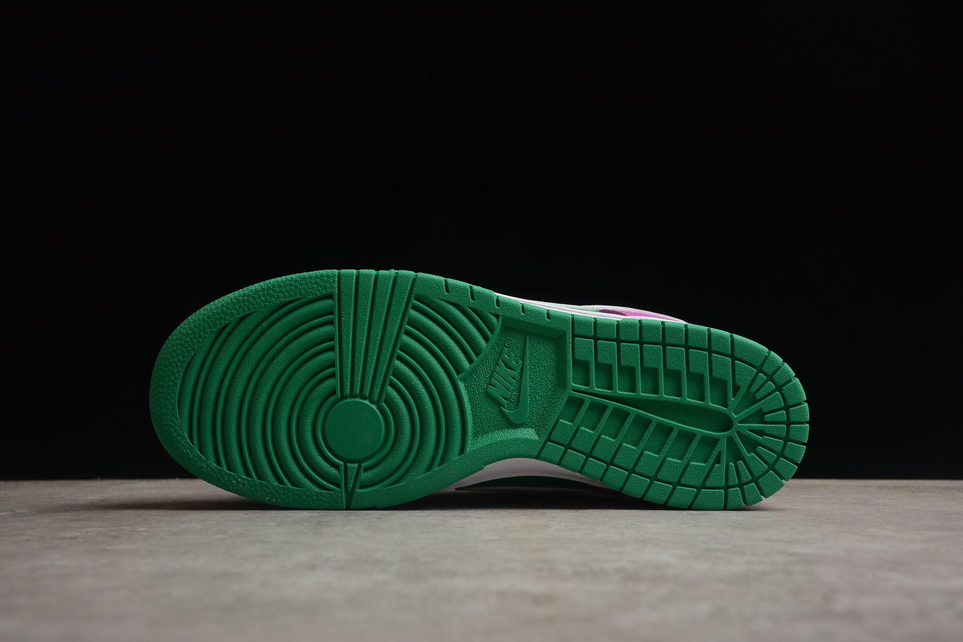 SB Dunk Low FD9924 311