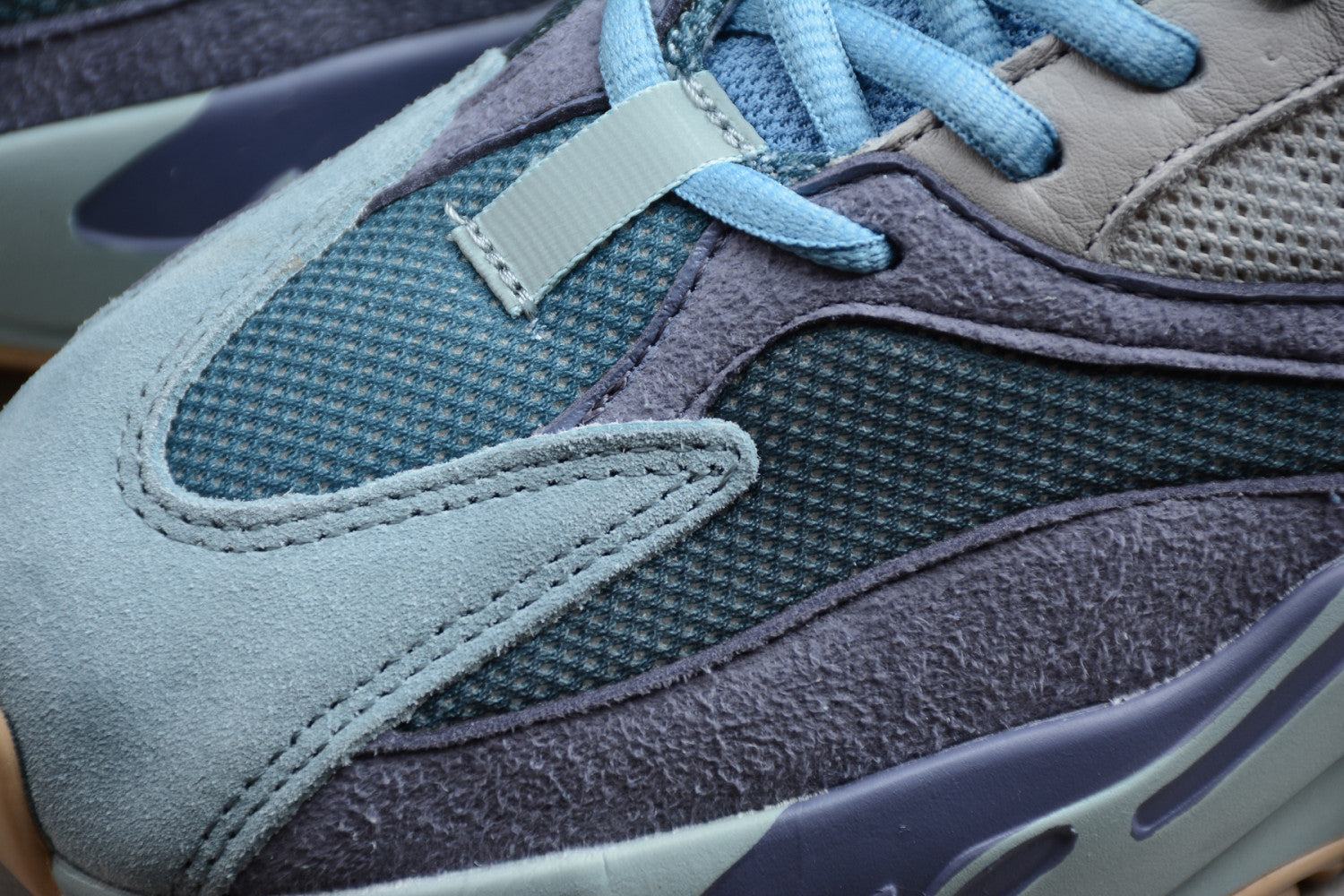 Yeezy Boost 700 “Carbon Blue” FW2498