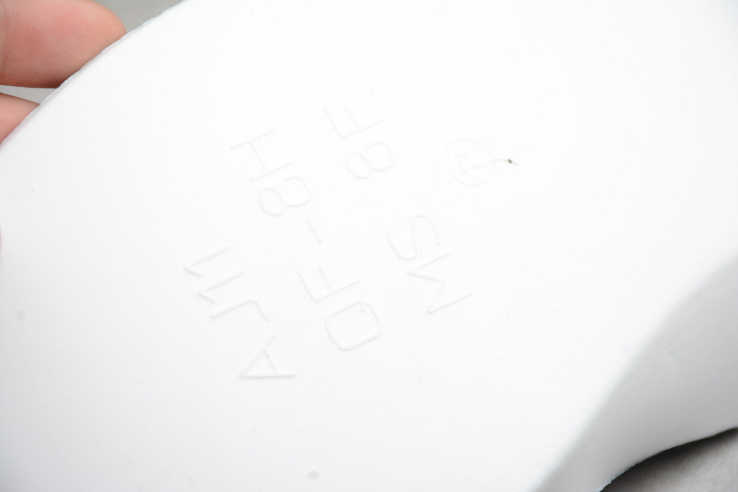 Air Jordan 11 Low Black Red AV2187-160