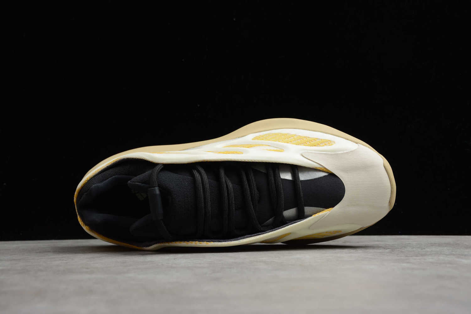 Yeezy Boost 700 V3 “Srphym” G54853