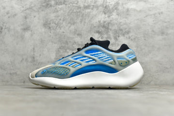 Yeezy Boost 700V3 Arzare G54850