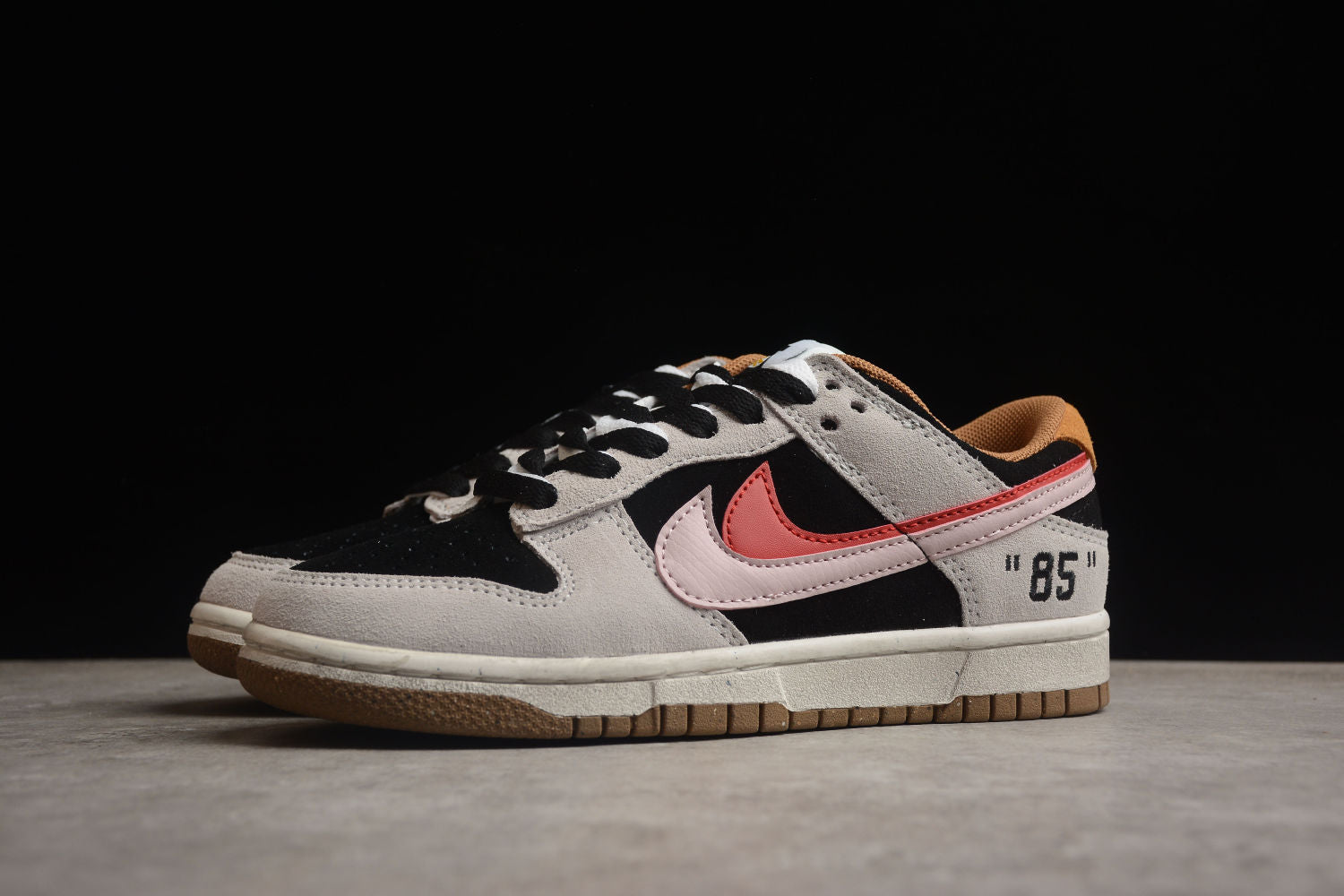SB Dunk Low SE 85 DO9457-126