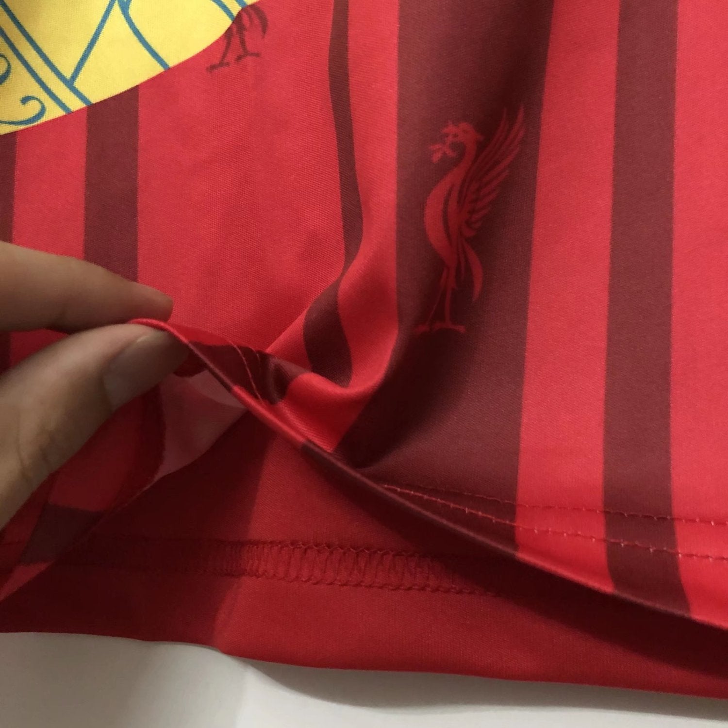 Liverpool Red Retro Commemorative Jersey