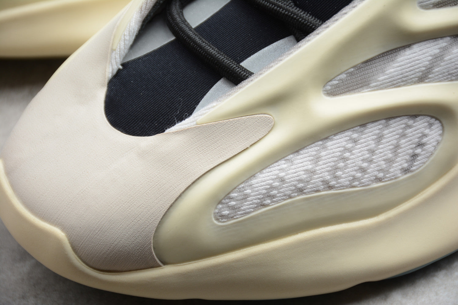 Yeezy Boost 700V3 Azael Black White FW4980