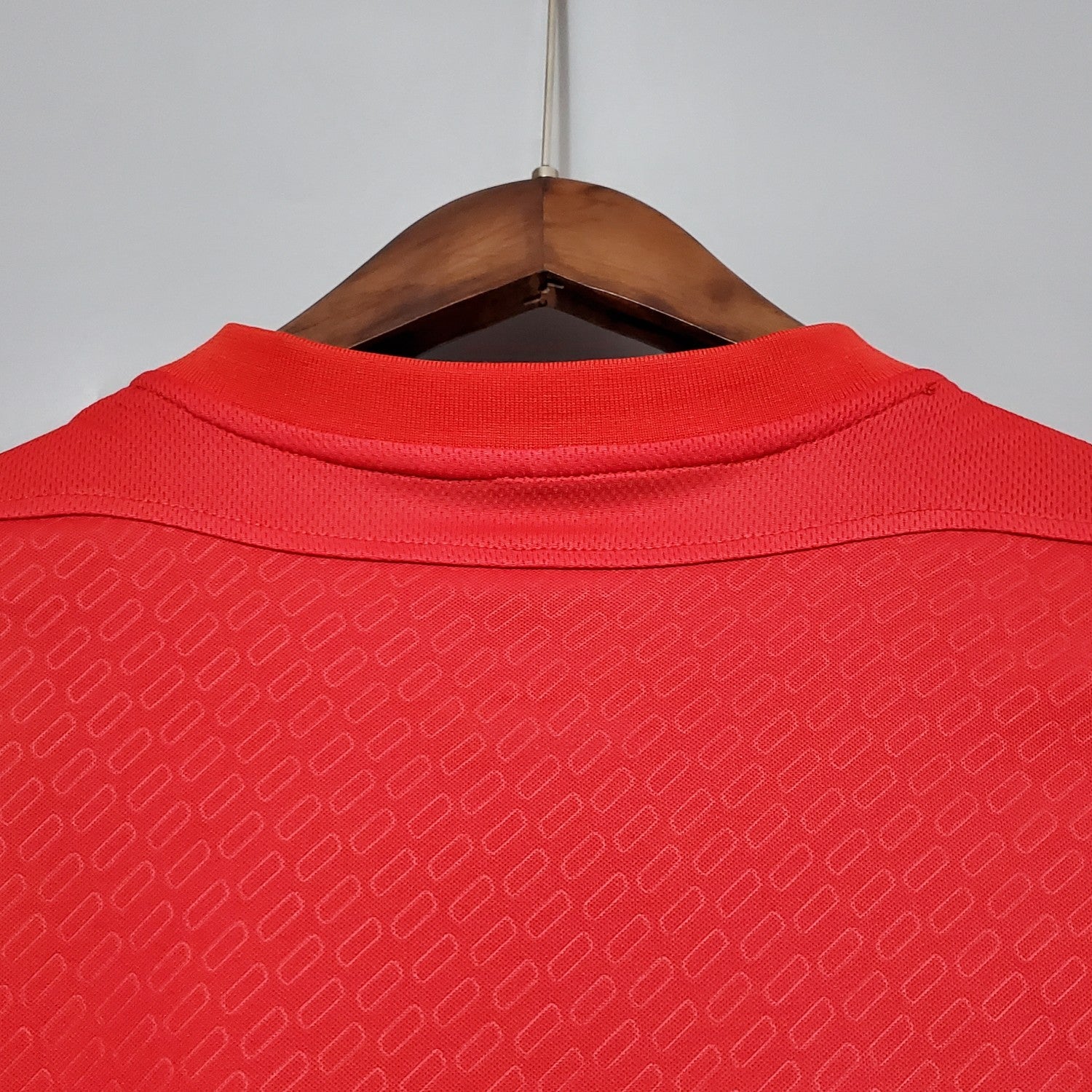 Liverpool Home Retro Jersey 04/06