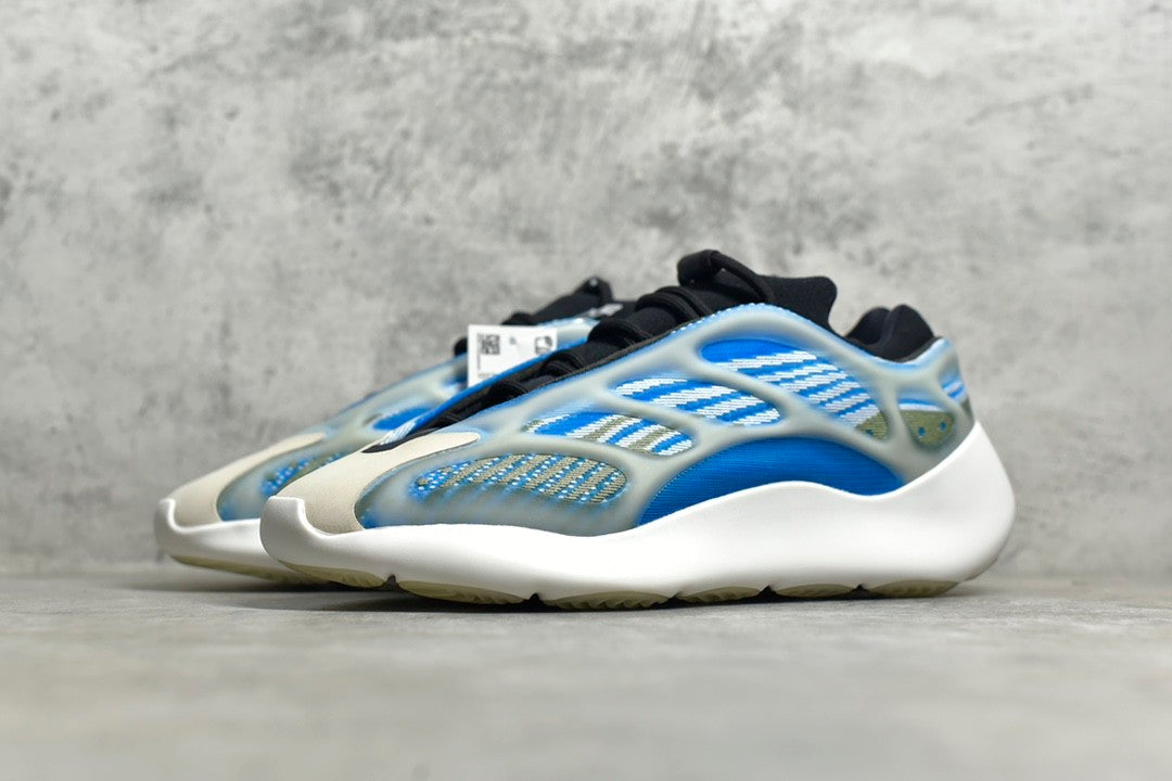 Yeezy Boost 700V3 Arzare G54850