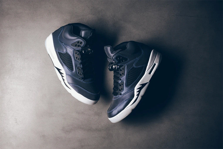 Air Jordan 5 WMNS “Oil Grey” CD2722-001