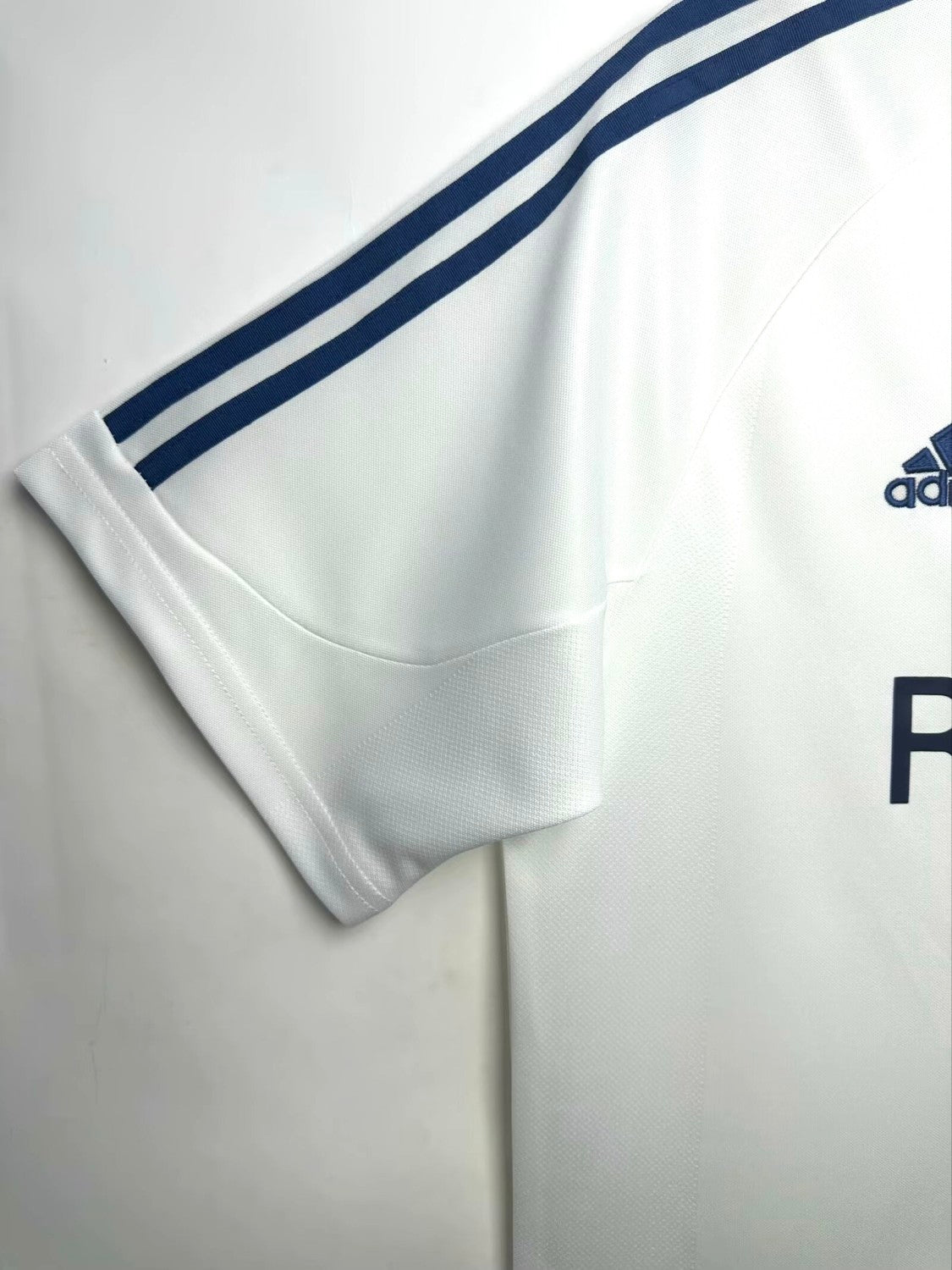Real Madrid Home Retro Jersey 2001/02