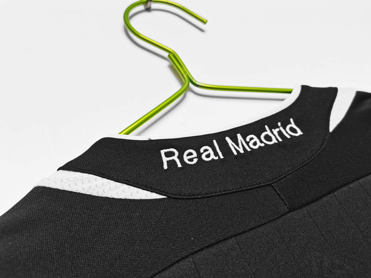 Real Madrid Third Long Sleeve Retro Jersey 2006/07