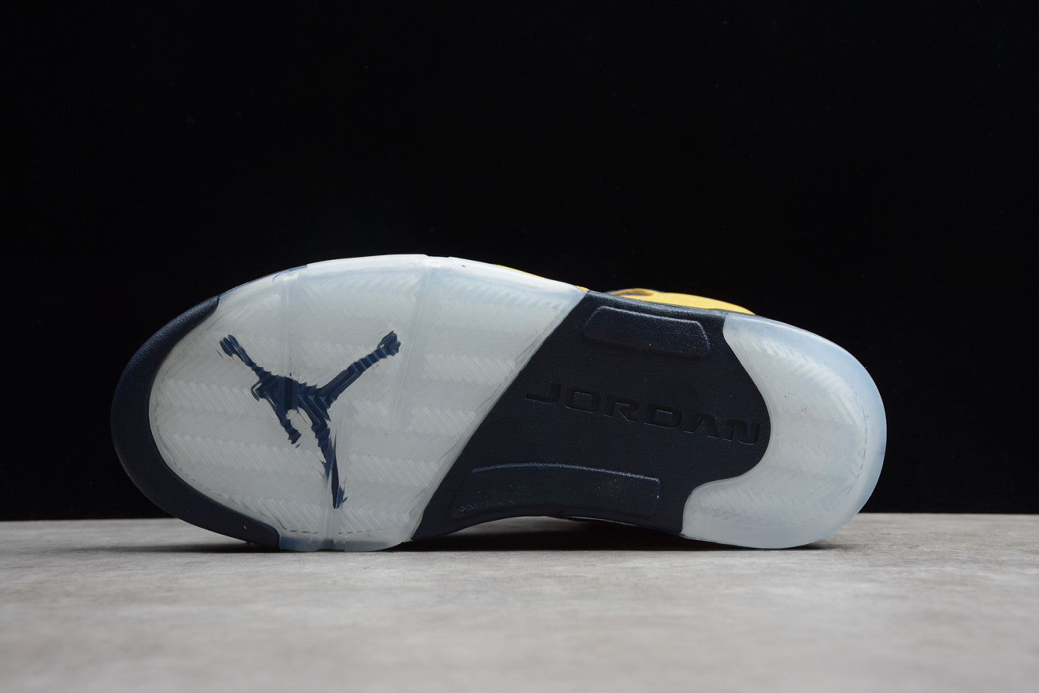 Air Jordan 5 Retro Michigan CQ9541-704